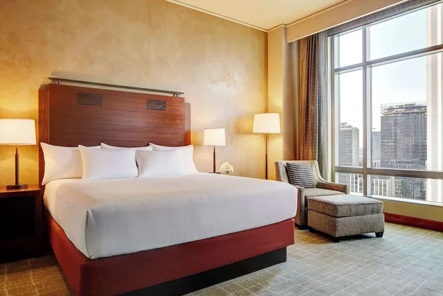 غرفة بسرير كينج لذوي الإعاقة، Grand Hyatt Seattle 1/4