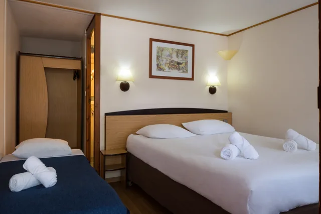 غرفة قياسية بسرير مزدوج، P'TIT DEJ-HOTEL FOIX 1/2