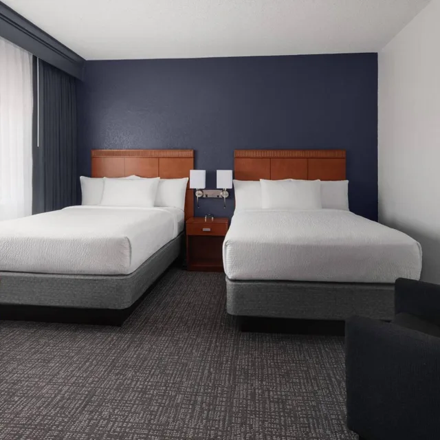 جناح بسريرين مزدوجين بغرفة نوم واحدة مع أريكة، Courtyard By Marriott Rockville 1/4