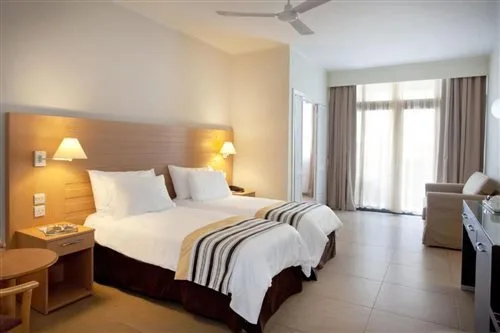 غرفة ثلاثية، Preluna Hotel & Spa 1/2