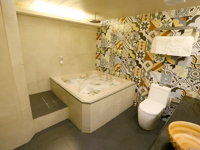 جناح بسرير كوين، Hotel Ava Malate, Manila 10/10