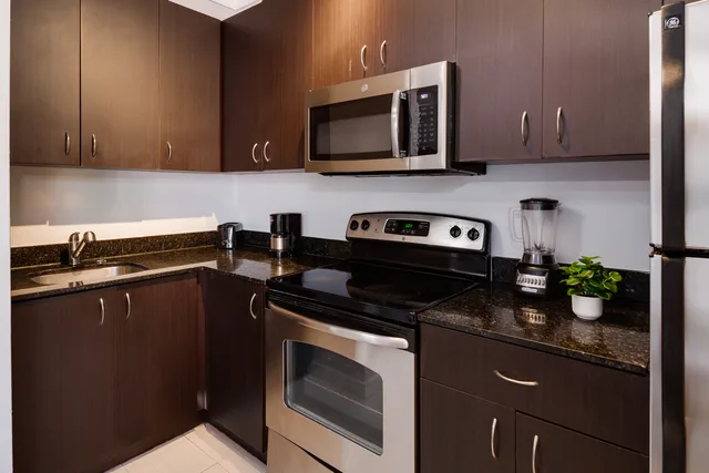 جناح بإطلالة على المسبح، Tradewinds Apartment Hotel 7/7