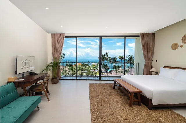Deluxe, Double Bed, Sea View, Bathtub, Coco Island Retreat Phu Quoc 3/4