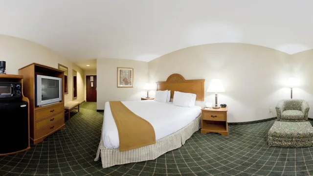 Standard, 2 Double Beds, Extra Floor Space، Holiday Inn Express Hotel And Suites Sylacauga 1/3