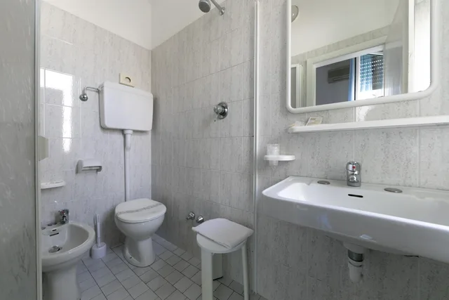 غرفة قياسية ثلاثية، Hotel Nautilus 6/8
