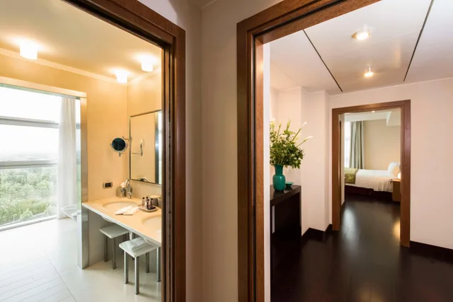 Connecting, Suite, King Bed, 2 Bathrooms, Sofa، Best Western Premier Bhr Treviso Hotel 6/7