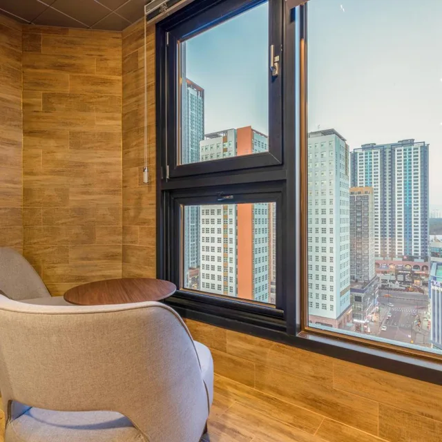 Superior, Twin Beds, City View, Urbanest Hotel 6/10