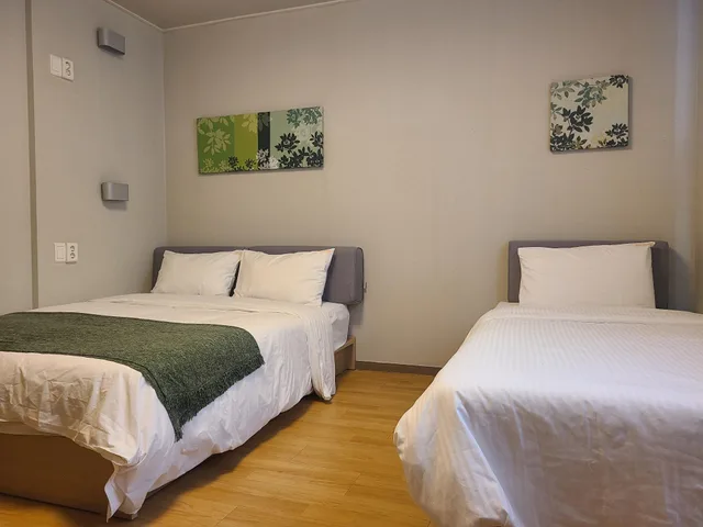 غرفة ديلوكس ثلاثية، Uniqstay Hostel And Suite 1/1
