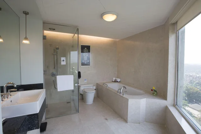 Club, Suite, with View, The Westin Mumbai Powai Lake (ex Renaissance Mumbai) 7/8