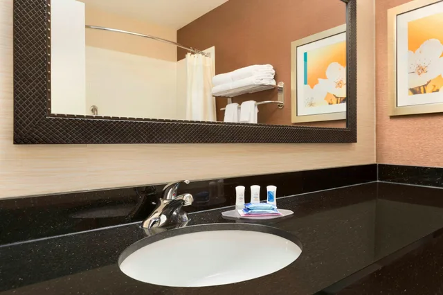 غرفة بسريرين كوين، Fairfield Inn Suites Midland 2/2