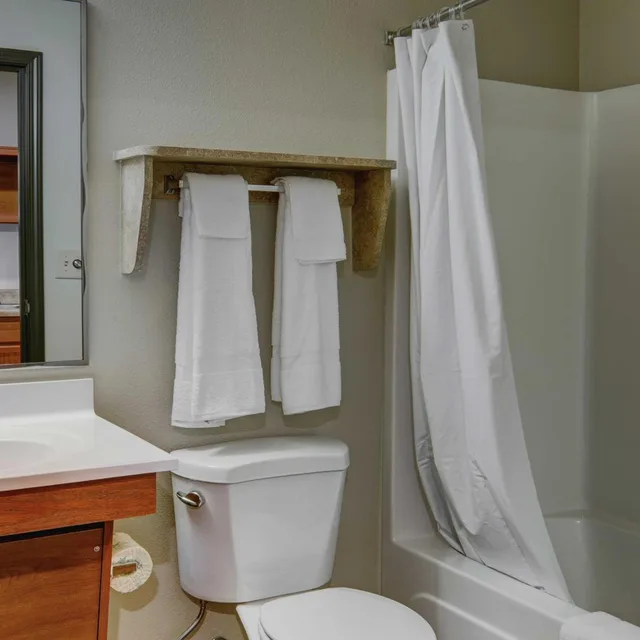 غرفة بسريرين مزدوجين، WoodSpring Suites San Antonio North Live Oak I-35 5/5