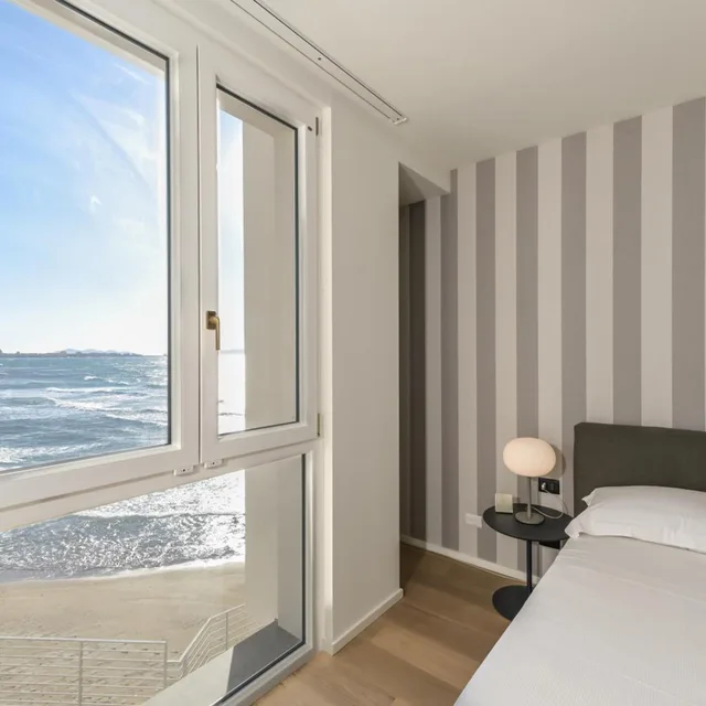 غرفة بسرير مزدوج أو سريرين منفصلين مع سرير إضافي، Hotel Punta Tipa 8/10