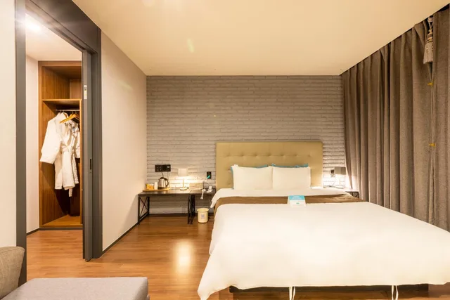جناح، Sorgente Business Hotel 3/10