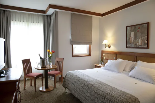 غرفة قياسية بسريرين منفصلين، Hotel Termas Puyehue Wellness & Spa Resort 1/3
