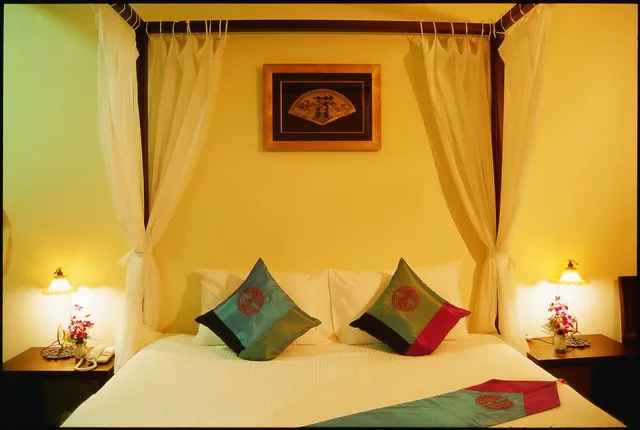 غرفة ديلوكس بسرير مزدوج بشرفة، The Old Phuket Karon Beach Resort 1/10
