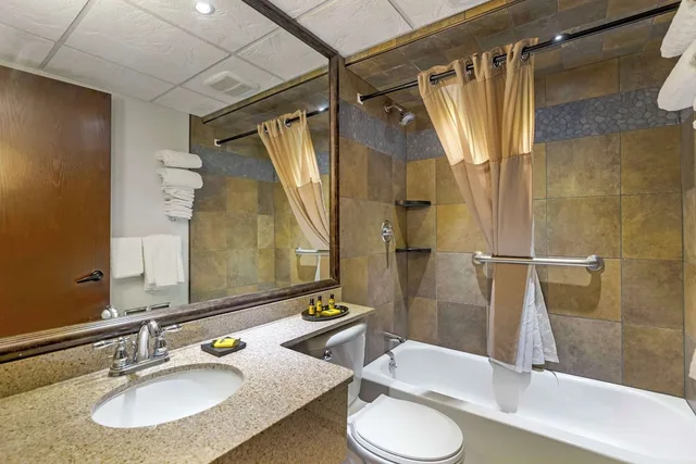 جناح بسريرين كوين بمطبخ صغير، Best Western Plus Longbranch Hotel and Convention Center 6/7