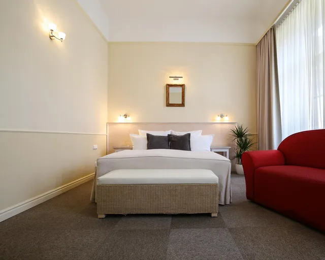 غرفة كلاسيكية بسرير كينج، Unitas Hotel 2/4