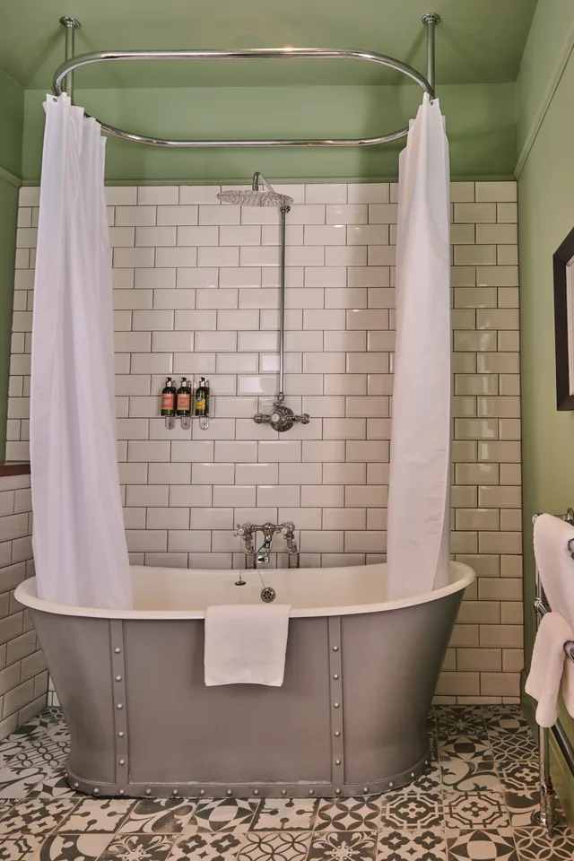 Deluxe, Double Bed, Hotel Du Vin & Bistro Cheltenham 1/2