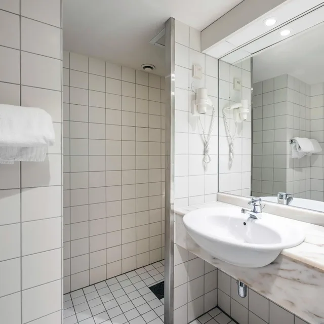 غرفة بسريرين منفصلين، Quality Hotel Maritim 3/6