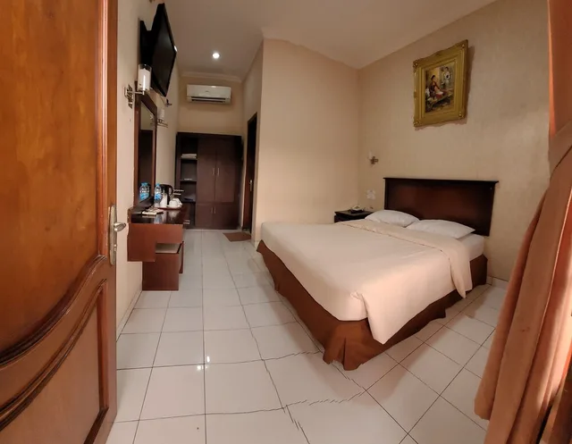 Pool, Deluxe, Maliboro Inn Hotel 2/3