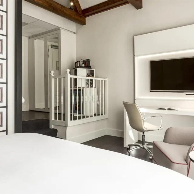 غرفة بريميوم بسرير مزدوج أو سريرين منفصلين بإطلالة، NH Collection Amsterdam Barbizon Palace 6/9