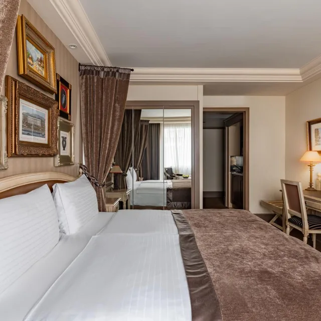 استوديو بسرير كينج، Royal Manotel 1/8