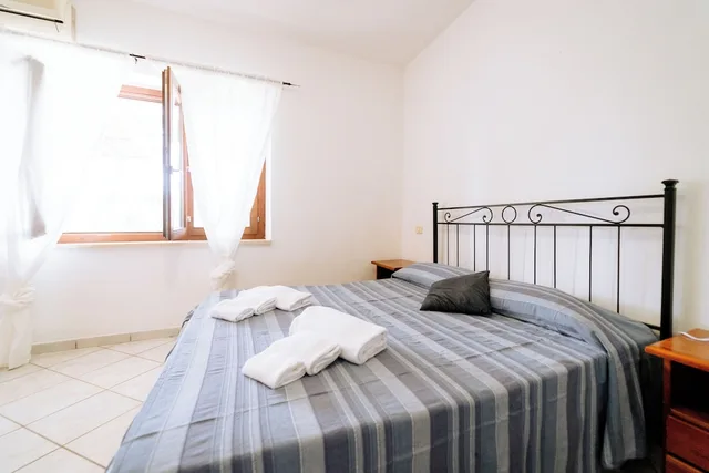 شقة كومفورت بسرير كوين بغرفة نوم واحدة بحمام خاص مع أريكة في الطابق الأرضي، Agriturismo la Fragolaia 4/10