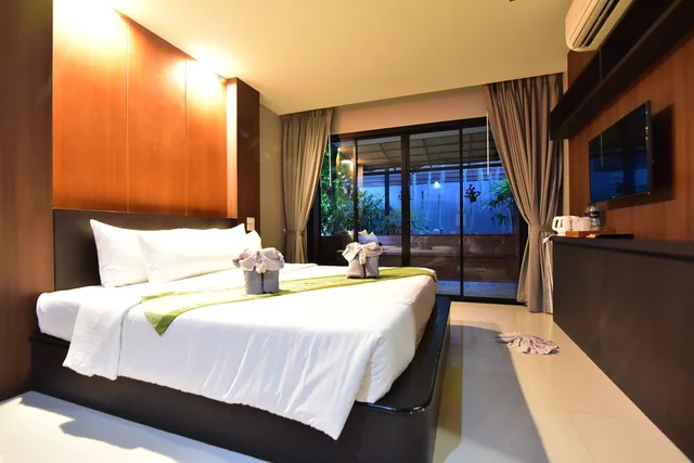 غرفة ديلوكس بسرير مزدوج بشرفة، The Breeze Lipe Resort 2/6