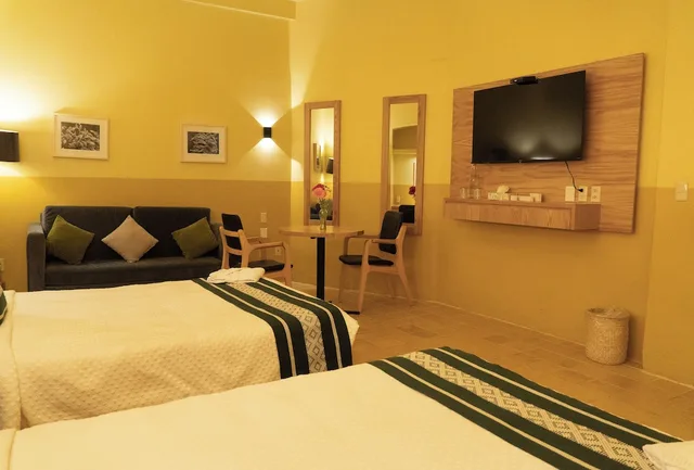 Junior, 2 Double Beds, Casona Oaxaca 5/10