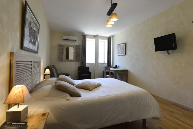 غرفة سوبيريور بسرير مزدوج، Domaine de la Courbe Hotel & Spa 6/10