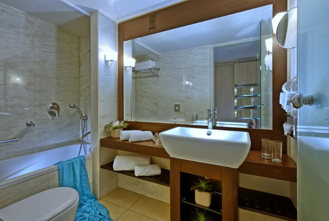 غرفة مزدوجة بسريرين منفصلين بإطلالة على البحر، Sitia Beach City Resort and Spa 10/10