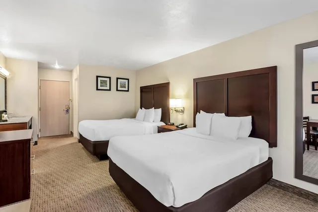 غرفة قياسية بسريرين كوين، Comfort Inn Elko 6/7