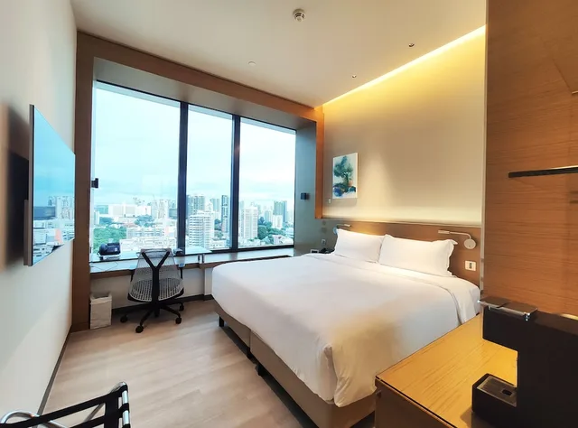 Mint, King Bed، One Farrer Hotel 3/7