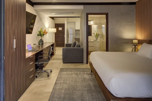 جناح سوبيريور بسرير كينج بشرفة، MX Grand Suites 6/8
