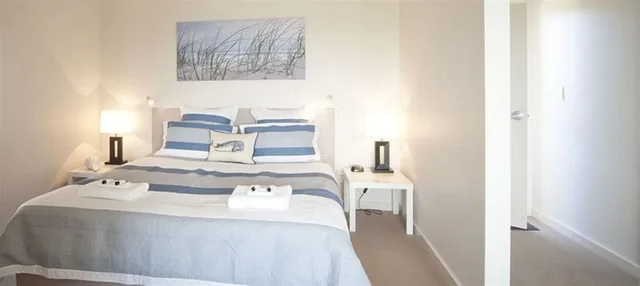 Studio, Queen Bed, Pool and Ocean View، The Bluff Resort Apartments 2/3