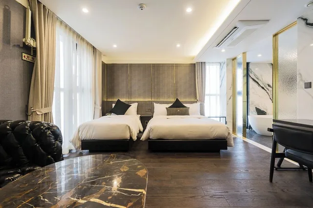 غرفة بسرير مزدوج وسرير فردي، Hotel The May Jongno 5/10