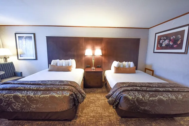 Suite, 2 Queen Beds, Lake Side, Sofa، Best Western Plus Dockside Waterfront Inn 1/3