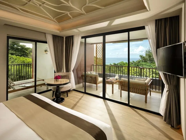 Deluxe Suite with Whirlpool Bath, Sea View, 1 King Bed، Avista Grande Phuket Karon MGallery 5/10