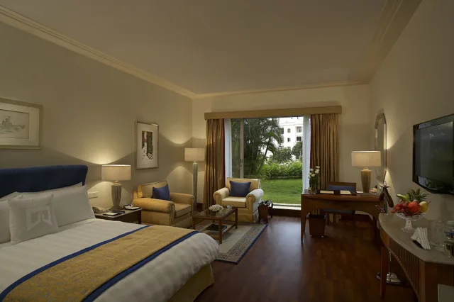Club, King Bed, City View, Itc Kakatiya 2/10