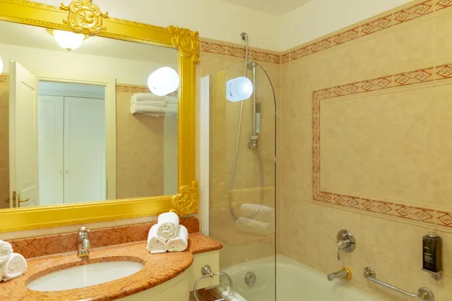 جناح جونيور بسرير كينج، Gardaland Hotel Resort 8/8