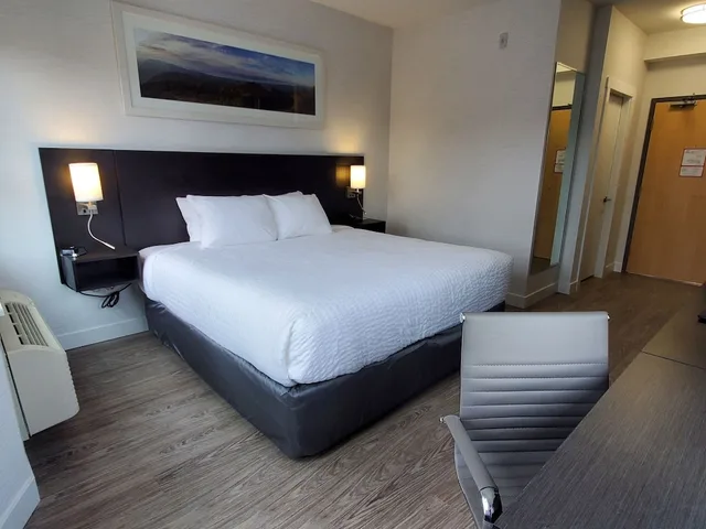 غرفة قياسية بسرير كينج، Quality Inn Nanaimo Downtown 6/10