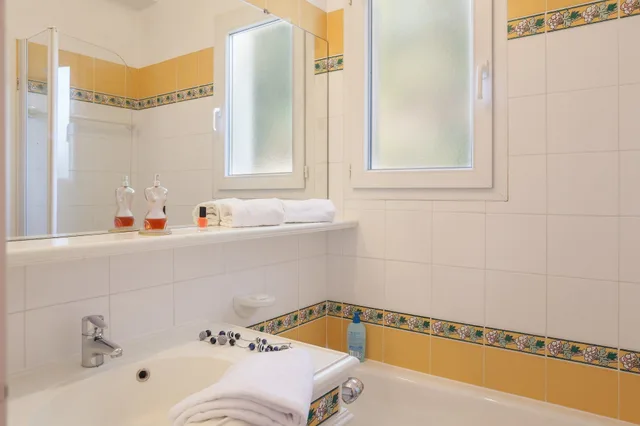 Studio, Bunk Bed, 2 Sofa, Balcony or Terrace، Maeva Particuliers Les Restanques Du Golfe de Saint Tropez 6/8