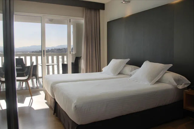 Room, Twin Beds, Sea or Beach View, Terrace, Chiqui 2/6