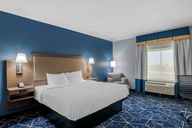 Room, King Bed, Accessible, Best Western Plus St Louis Airport Hotelbest Western Plus St Louis Airport Hotel 2/7
