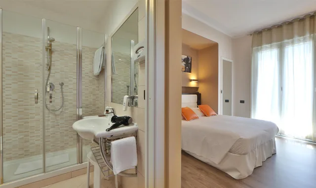 غرفة ثلاثية بإطلالة على البحر بشرفة، Best Western Regina Elena 5/5