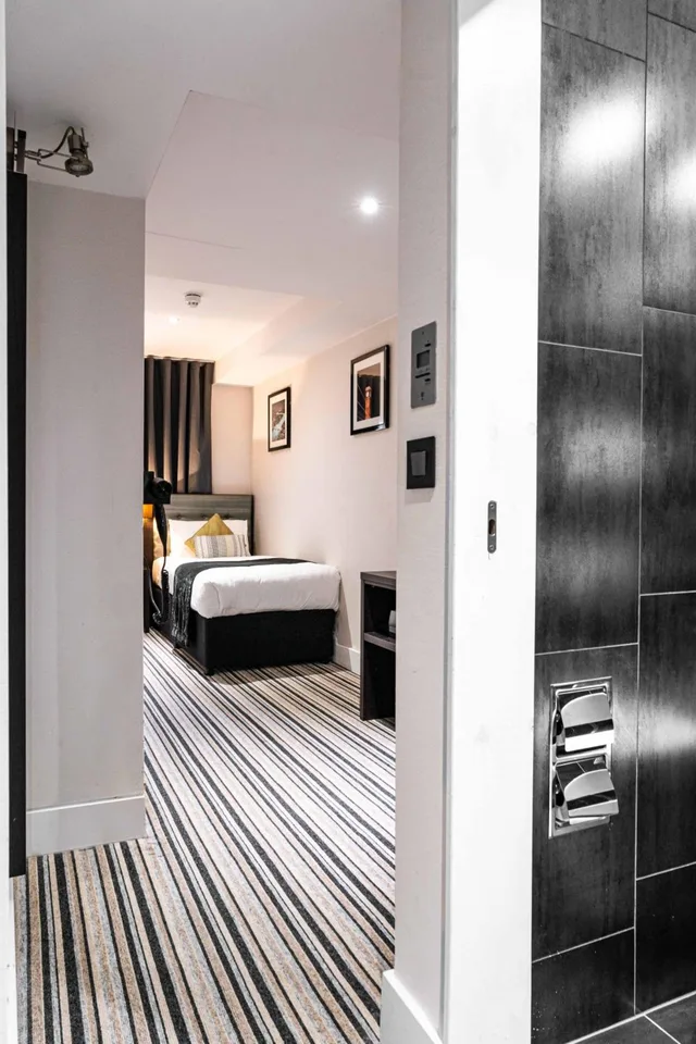 Petite, Single, Private Bathroom، The W14 Kensington 4/6
