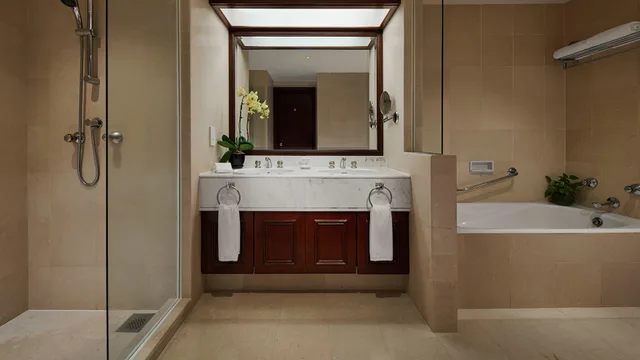 جناح بريميير بإطلالة على البحر، Gurney Bay Hotel, A Parkroyal Hotel 2/2