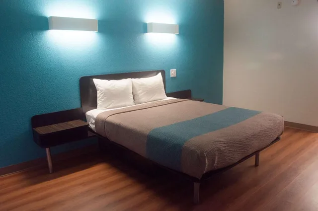غرفة بسرير كوين لغير المدخنين، Motel6 Raleigh, NC - North 8/10