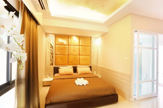غرفة بريميير بسرير كينج، The Luxury Residence 1/2