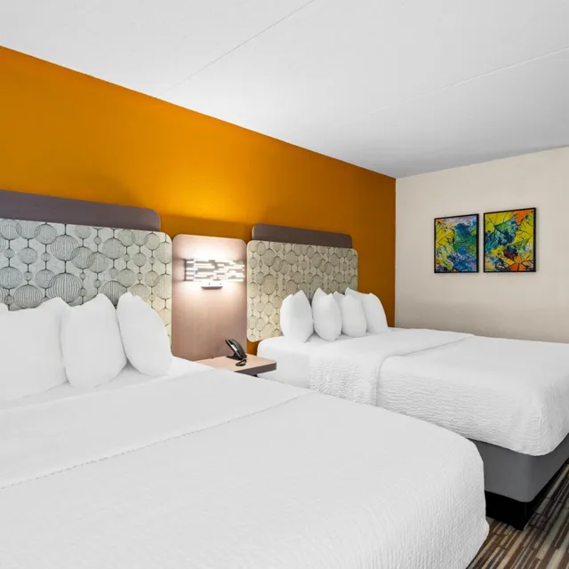 غرفة رباعية بسريرين كوين، Spark by Hilton Syracuse Carrier Circle 2/6